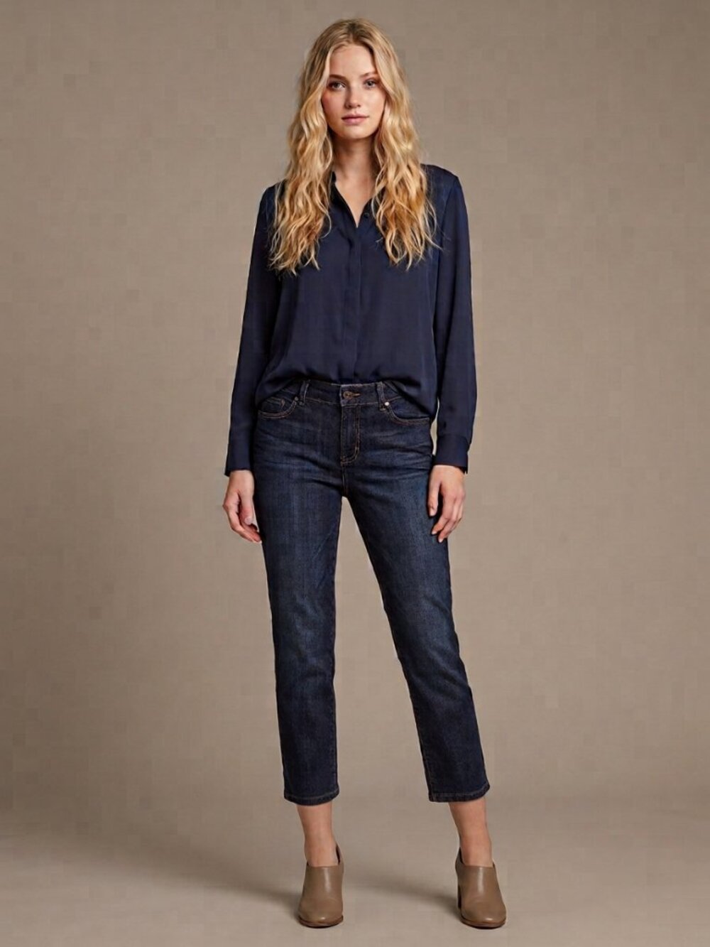 2/$30 Chico's Platinum Short Inseam Mid Rise Slim Leg Jeans Dark Wash 10 #A5157